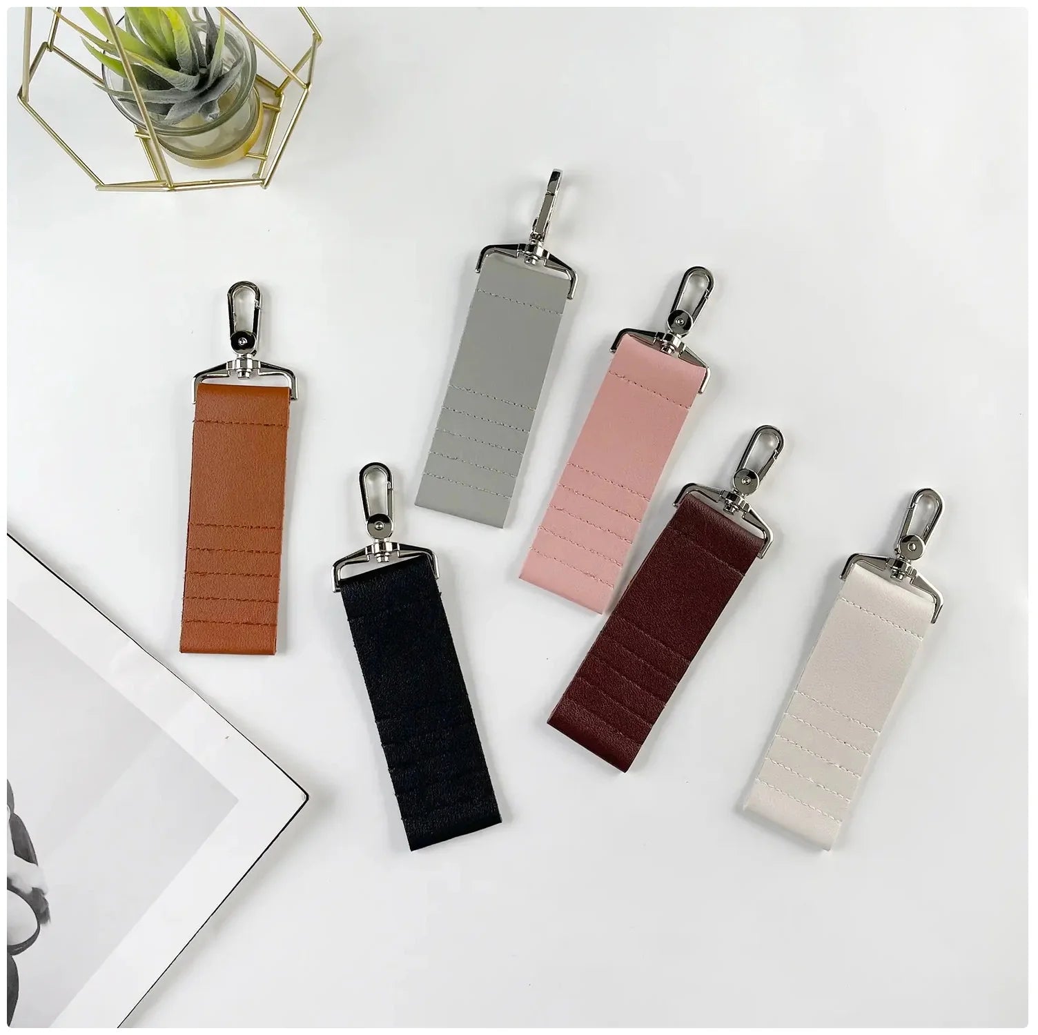 Leather Golf Tee Holder with Clip - Portable Golf Tee Pouch for Easy Access
