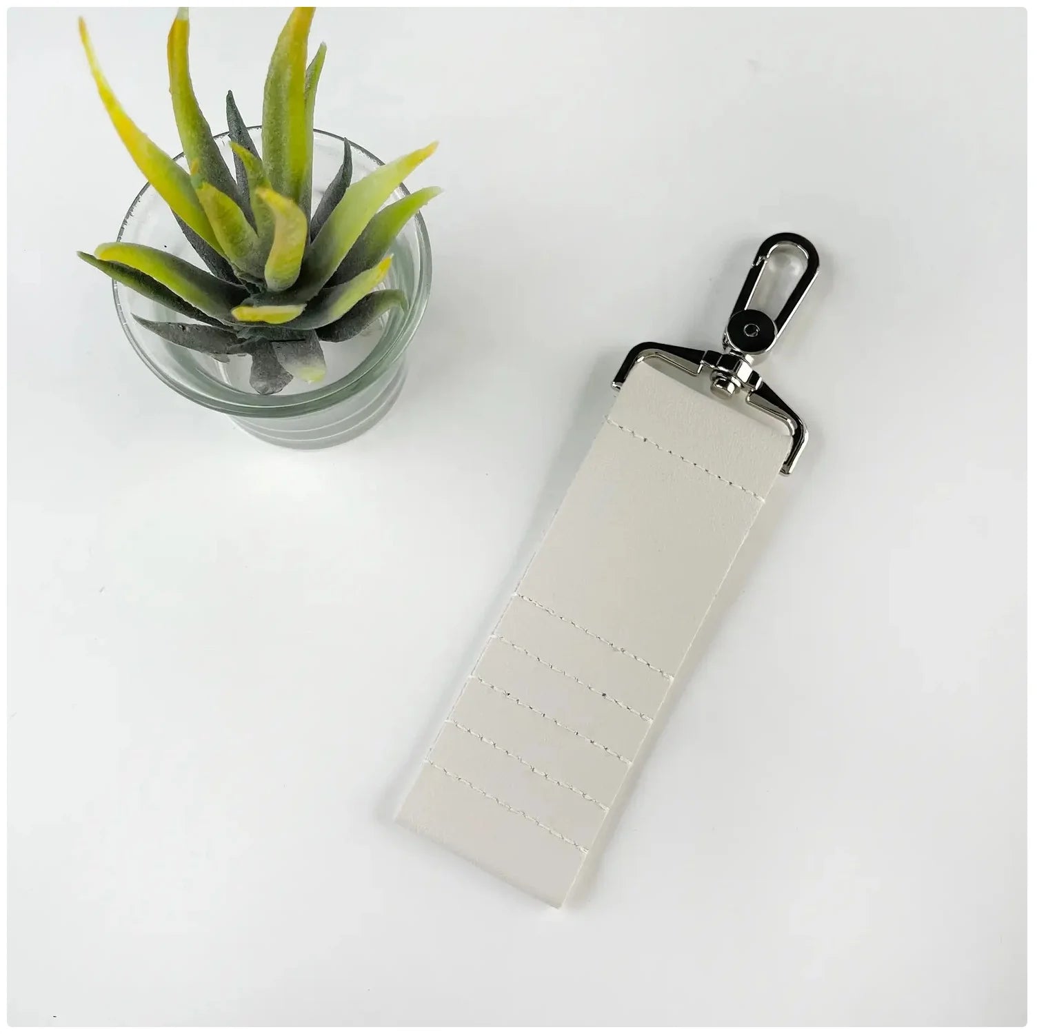 Leather Golf Tee Holder with Clip - Portable Golf Tee Pouch for Easy Access