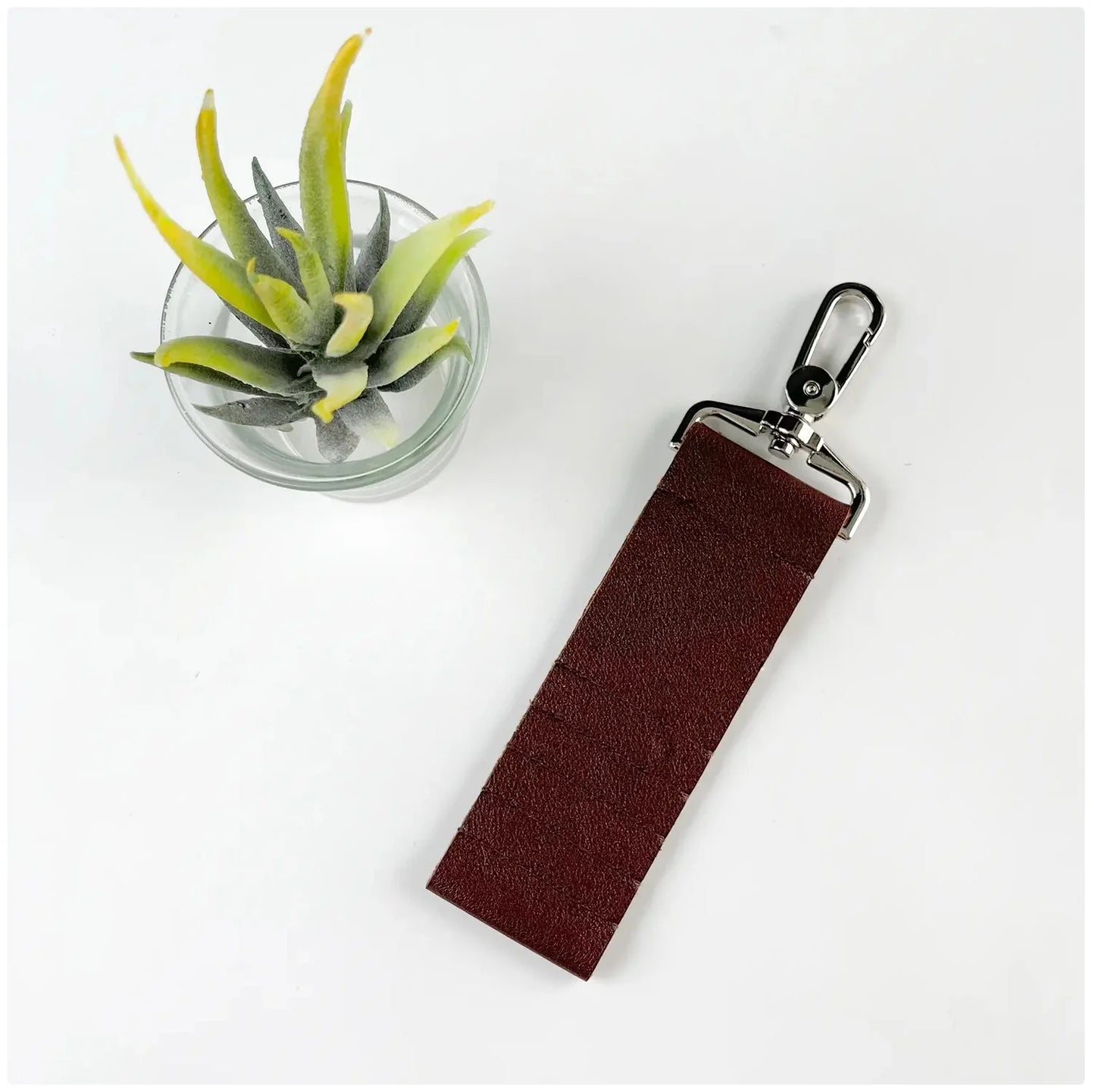 Leather Golf Tee Holder with Clip - Portable Golf Tee Pouch for Easy Access