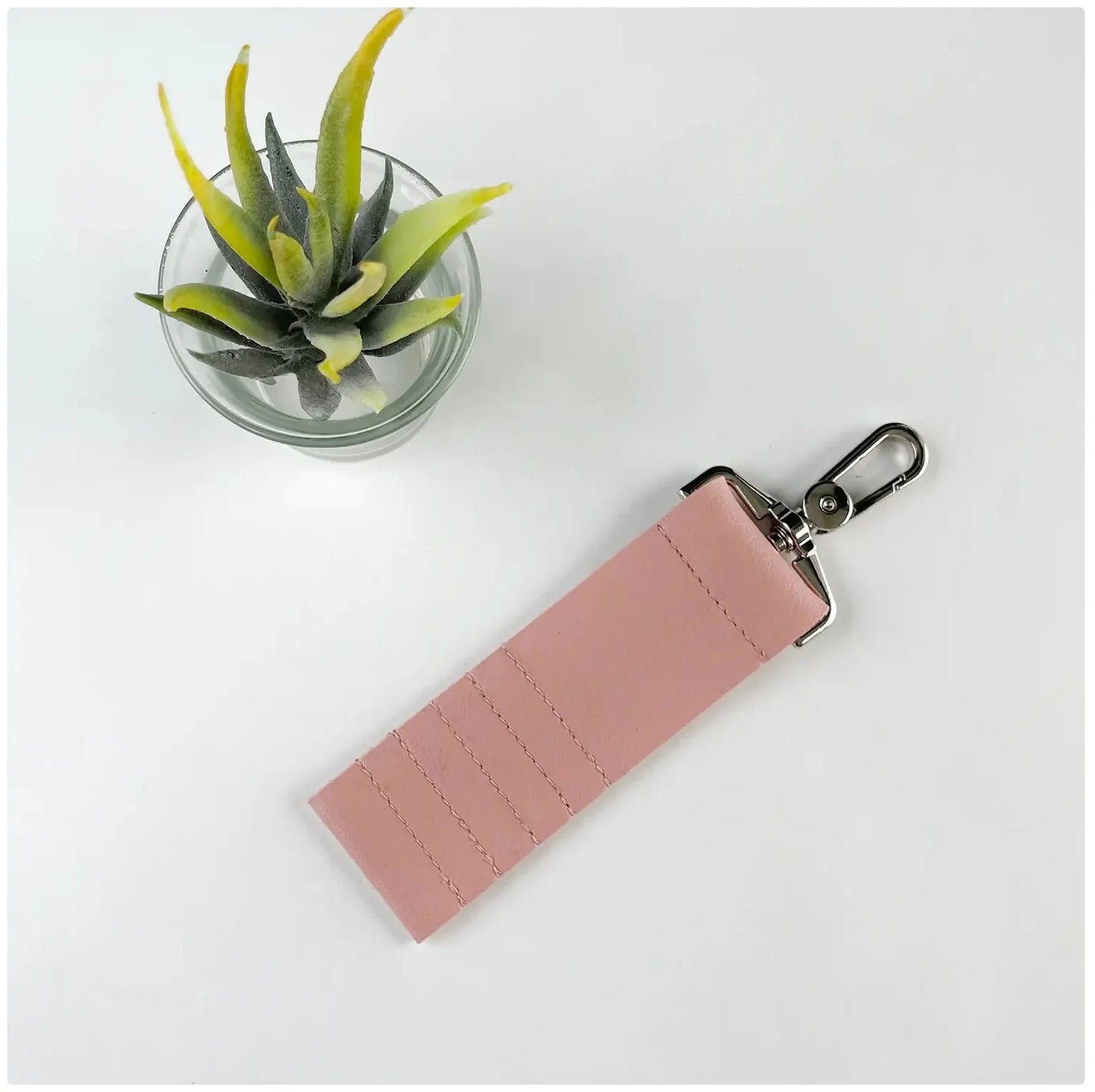 Leather Golf Tee Holder with Clip - Portable Golf Tee Pouch for Easy Access