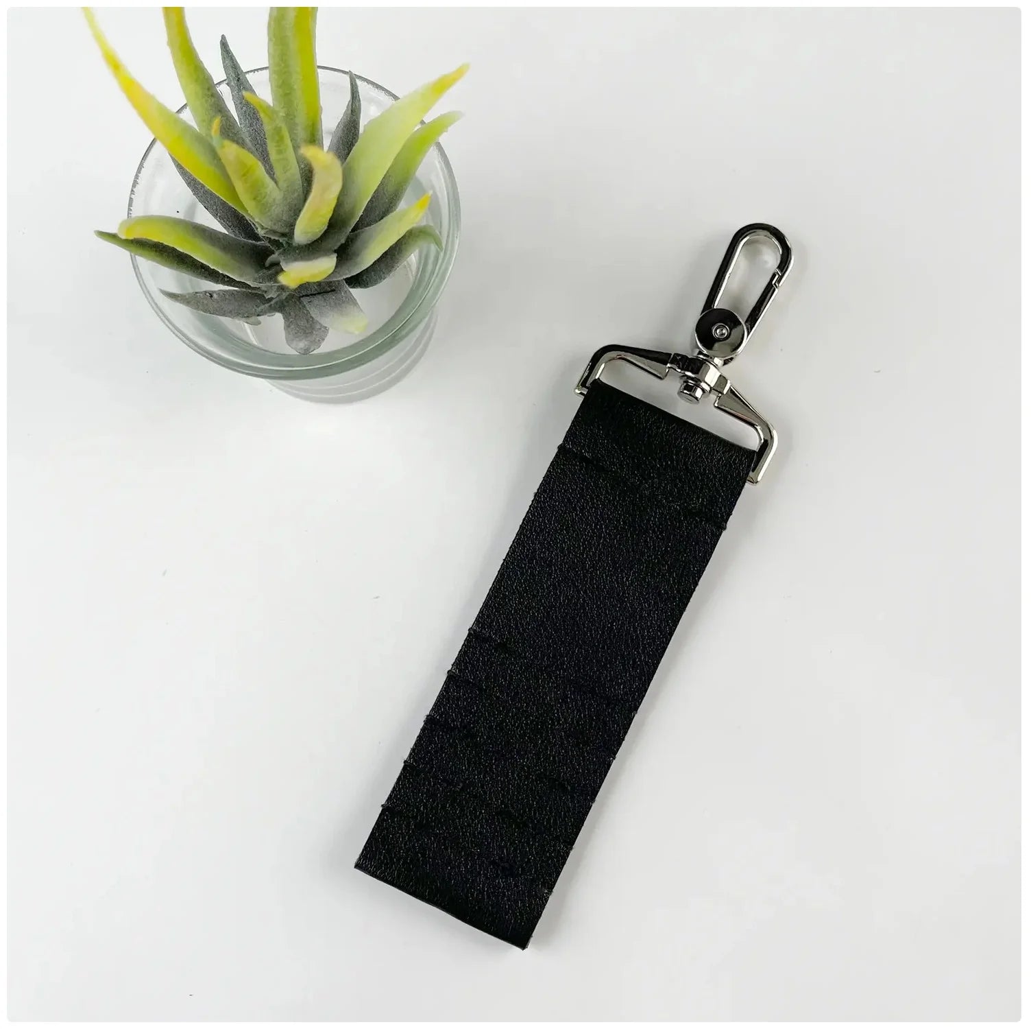 Leather Golf Tee Holder with Clip - Portable Golf Tee Pouch for Easy Access